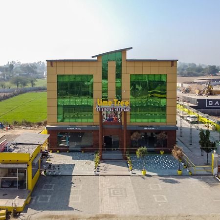 Lime Tree Hotel And Banquet Vrindāvan Esterno foto