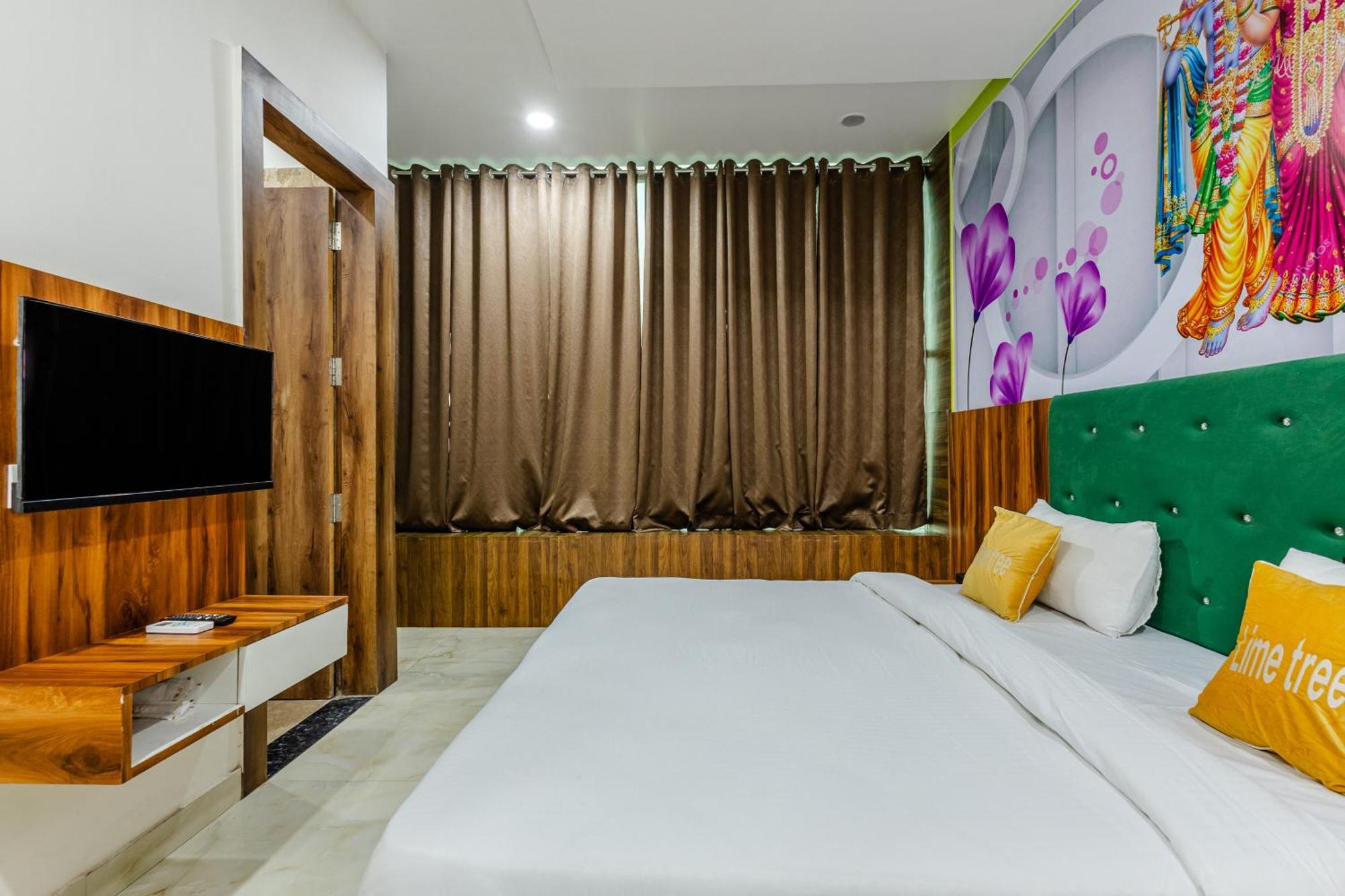 Lime Tree Hotel And Banquet Vrindāvan Esterno foto