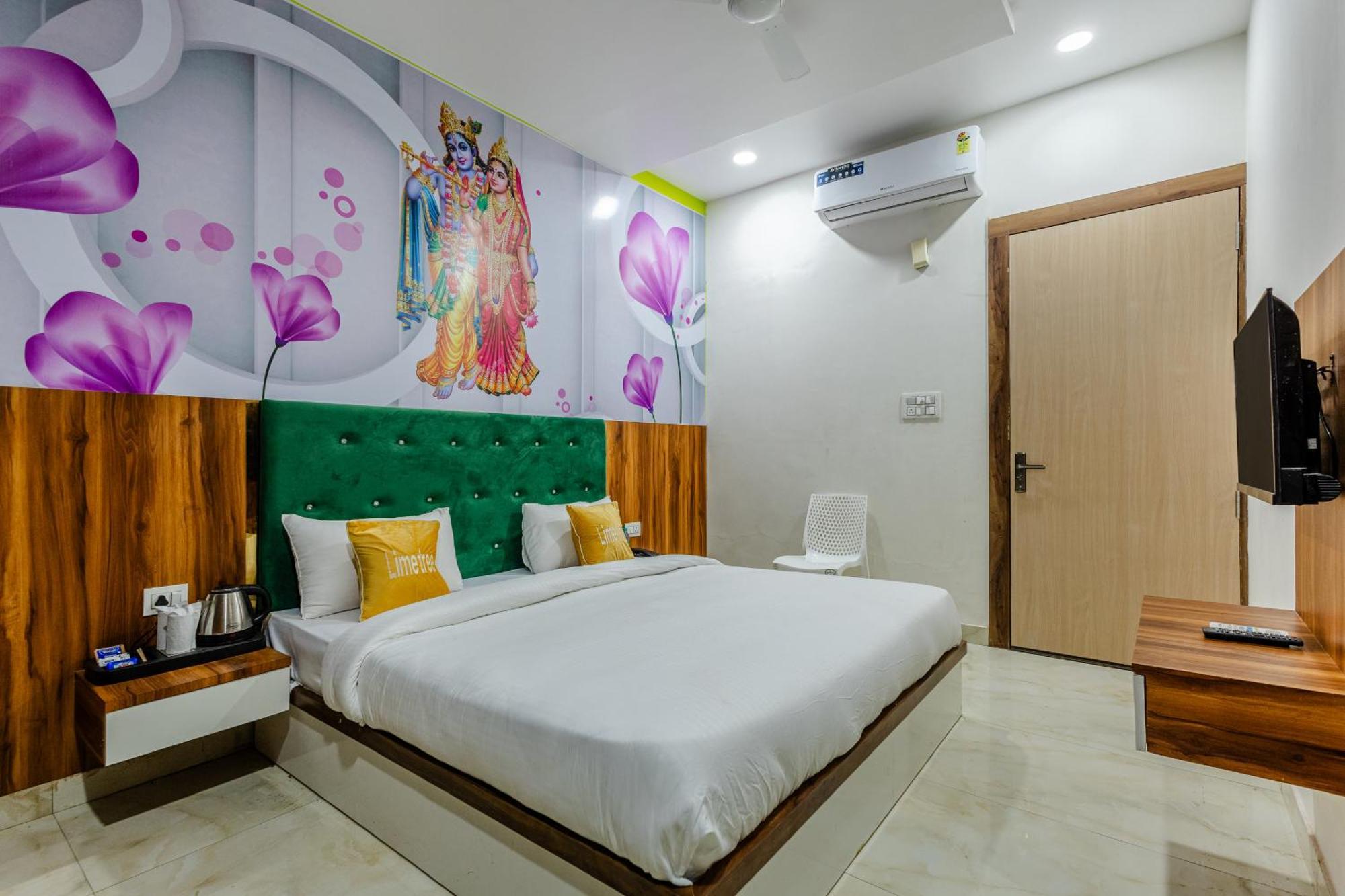 Lime Tree Hotel And Banquet Vrindāvan Esterno foto