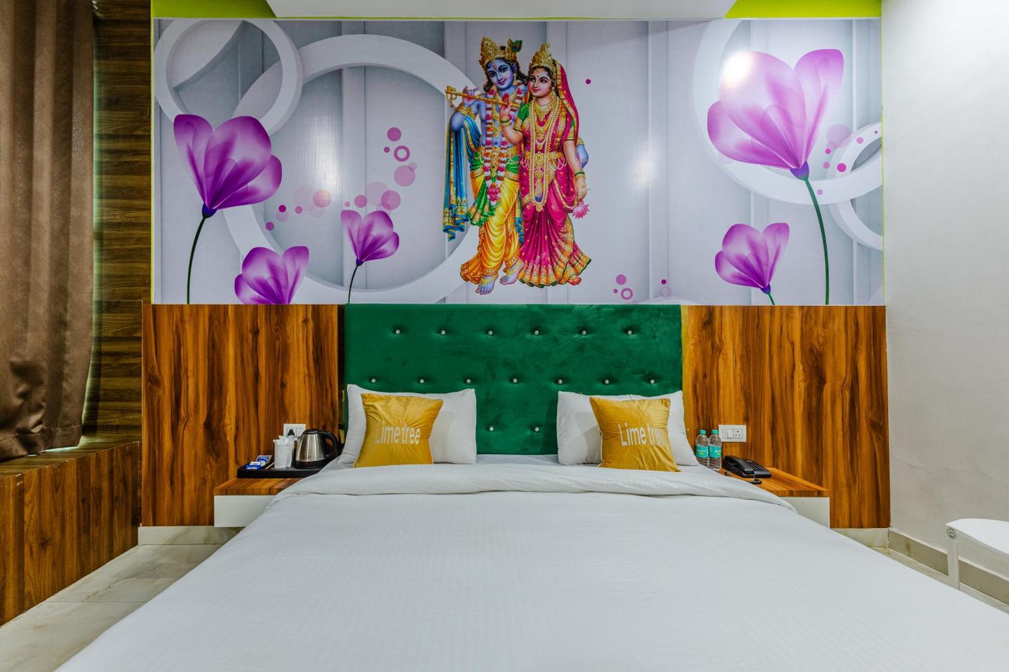 Lime Tree Hotel And Banquet Vrindāvan Esterno foto