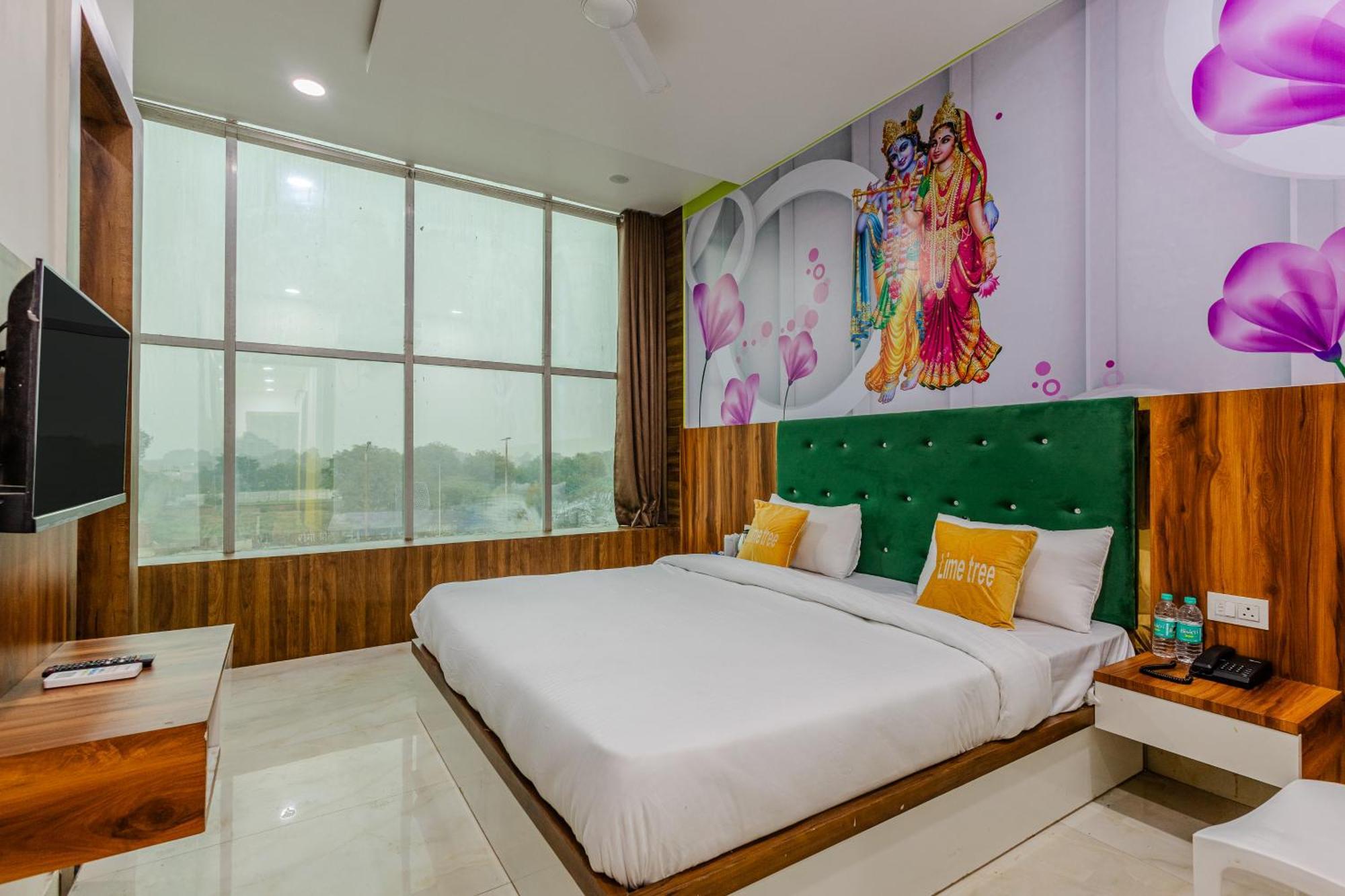 Lime Tree Hotel And Banquet Vrindāvan Esterno foto