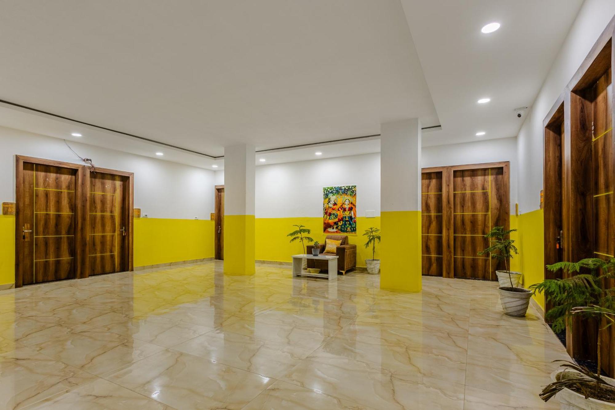 Lime Tree Hotel And Banquet Vrindāvan Esterno foto