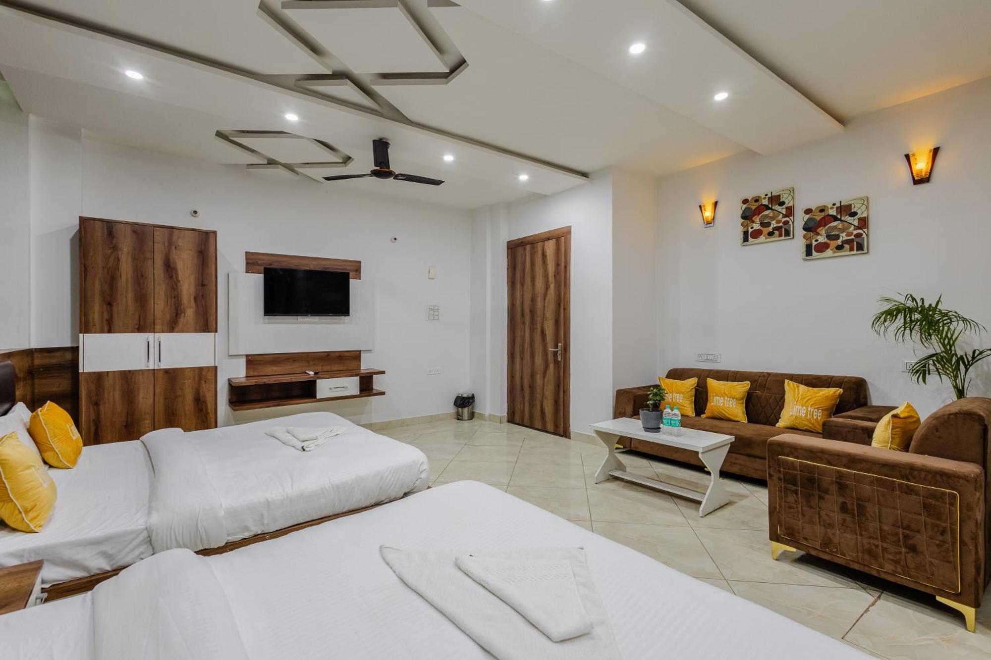 Lime Tree Hotel And Banquet Vrindāvan Esterno foto