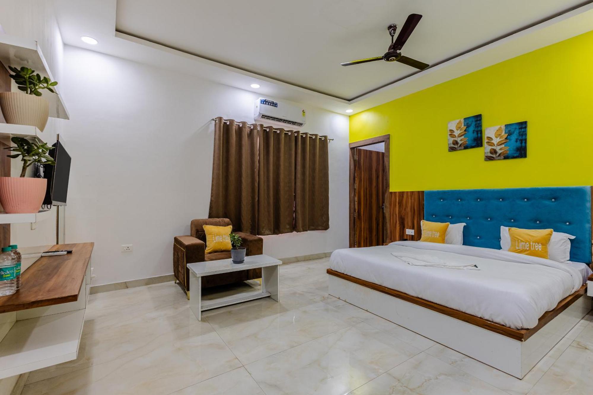 Lime Tree Hotel And Banquet Vrindāvan Esterno foto