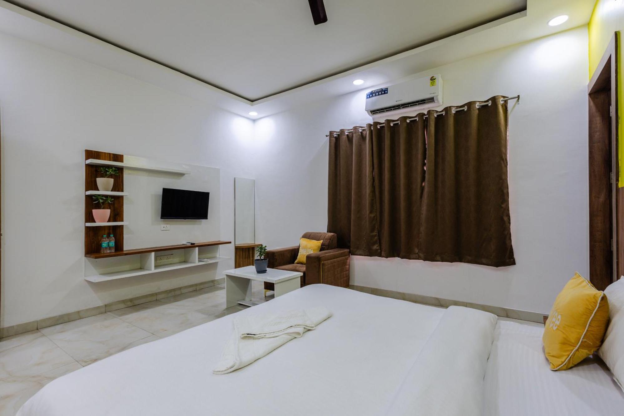 Lime Tree Hotel And Banquet Vrindāvan Esterno foto